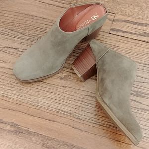 NEVER WORN! green suede mules